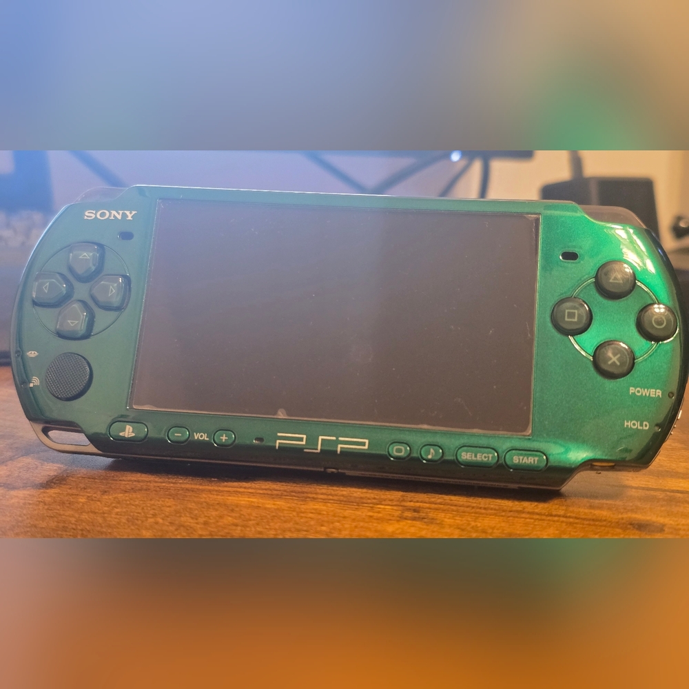 (SOLD)Carnival Colour PSP 3000 Spirit Green Edition
